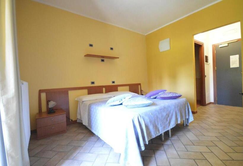 اتاق استاندارد یک نفره, Ostello Villa Redenta