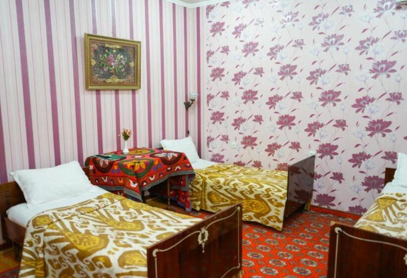 اتاق استاندارد سه نفره, Little Bukhara