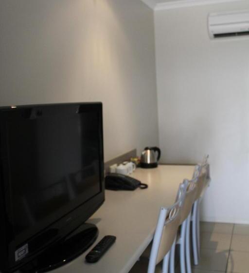 اتاق اجرایی, Blackwater Motor Inn