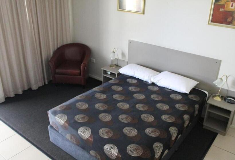 اتاق اجرایی, Blackwater Motor Inn