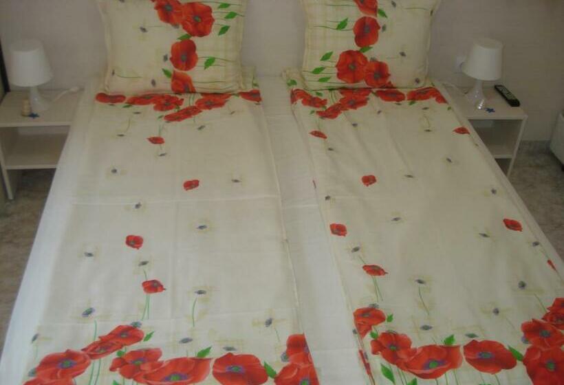 اتاق استاندارد, Kupenova Guest House