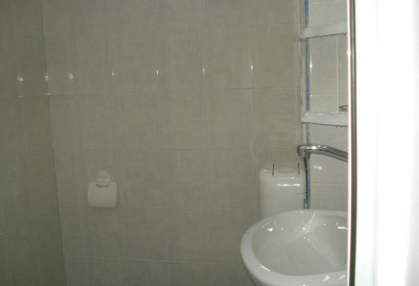 اتاق استاندارد سه نفره, Kupenova Guest House
