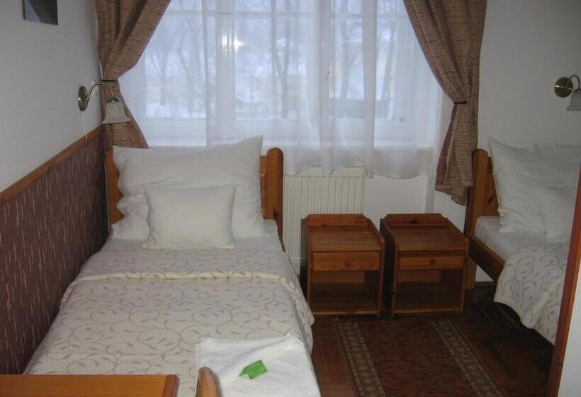 اتاق استاندارد, Mater Salvatoris House