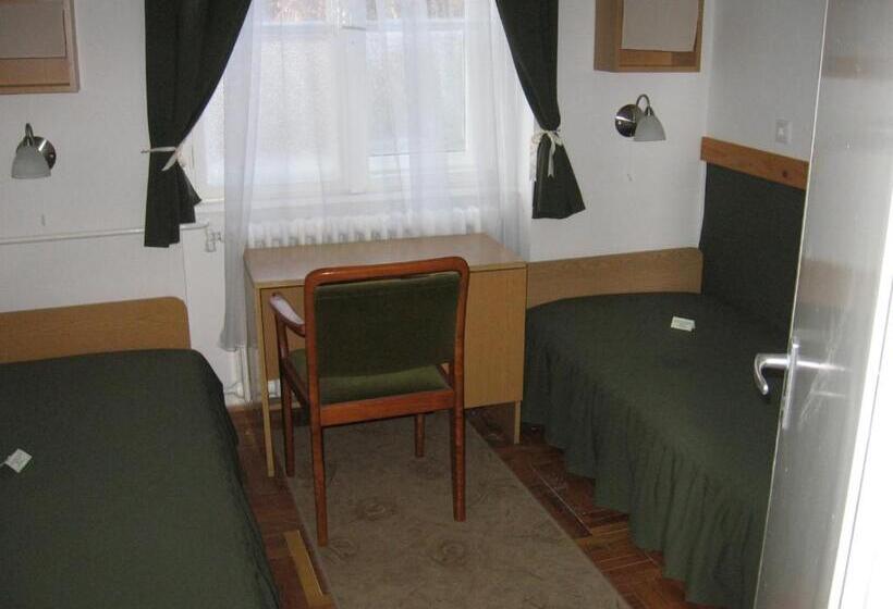 اتاق استاندارد, Mater Salvatoris House