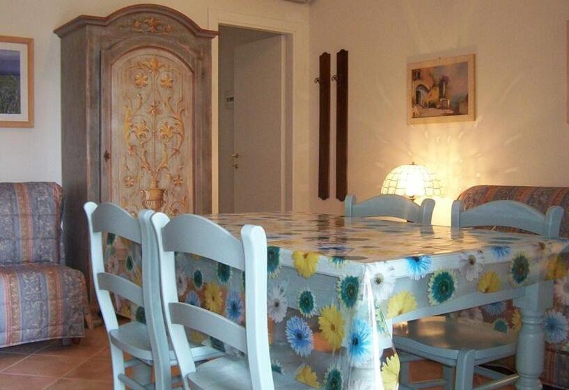 آپارتمان 1 خوابه با بالکن, Residence Dolores Castle