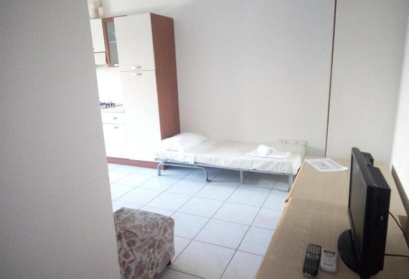 استودیوی استاندارد, Residence Maryel