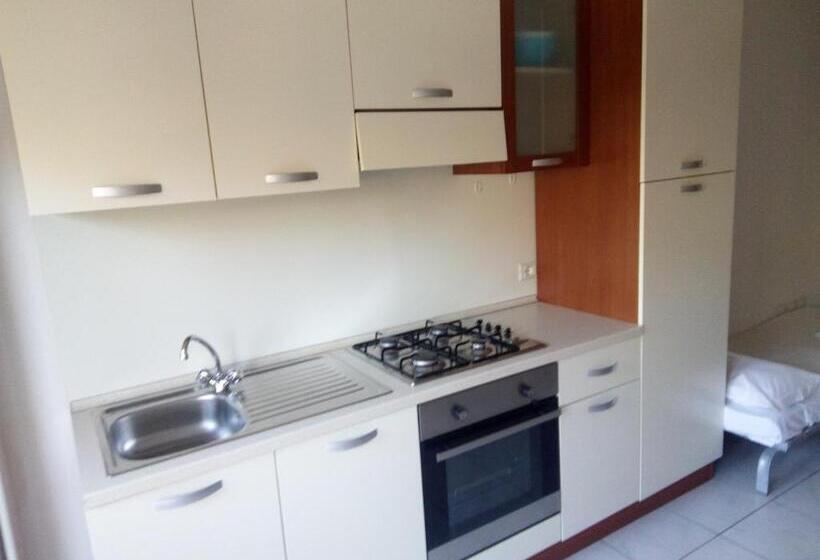 استودیوی استاندارد, Residence Maryel