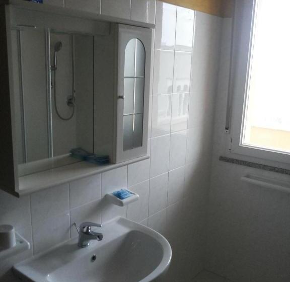 استودیوی استاندارد, Residence Maryel