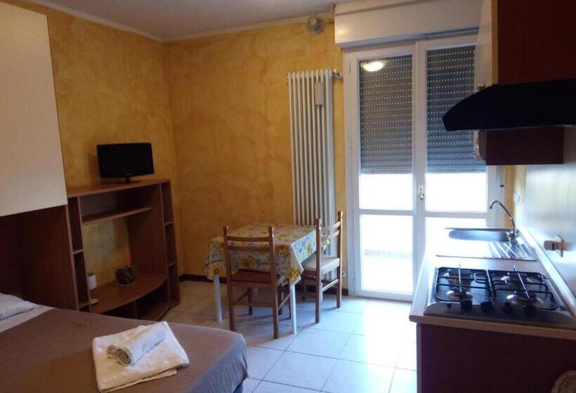 استودیوی استاندارد, Residence Maryel