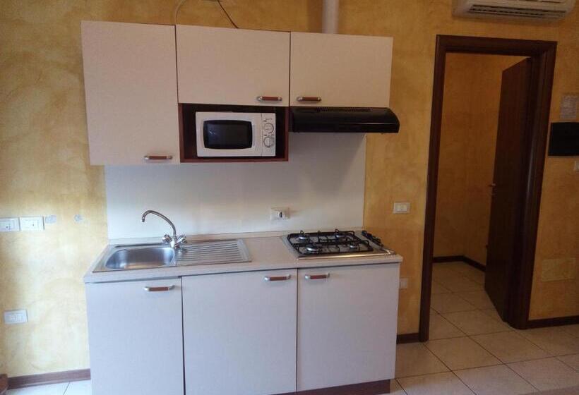 استودیوی استاندارد, Residence Maryel