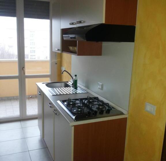 استودیوی استاندارد, Residence Maryel