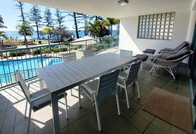 2 Bedroom Apartment with Views, The Norfolks On Moffat Beach