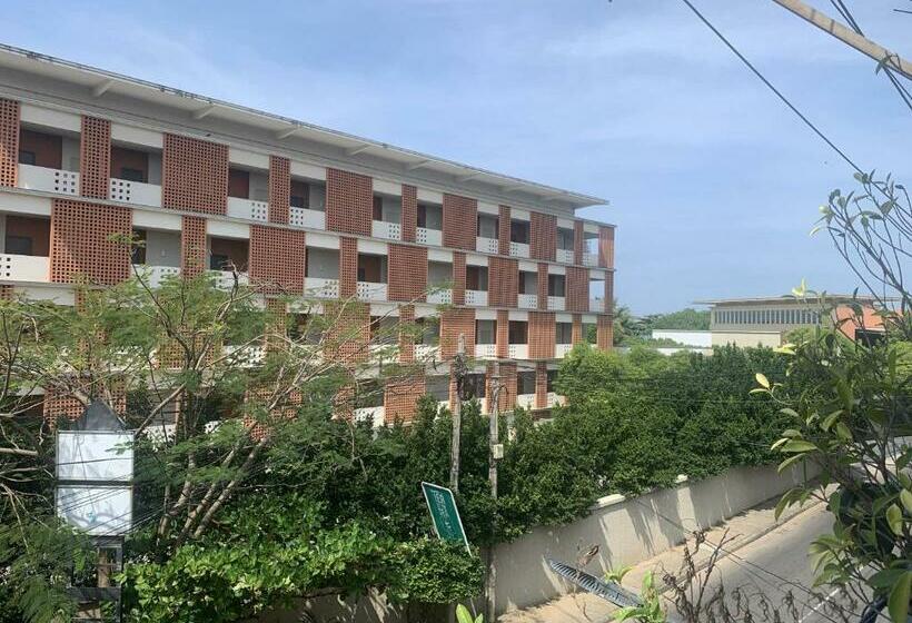 اتاق خانوادگی, 360 Beach Residence