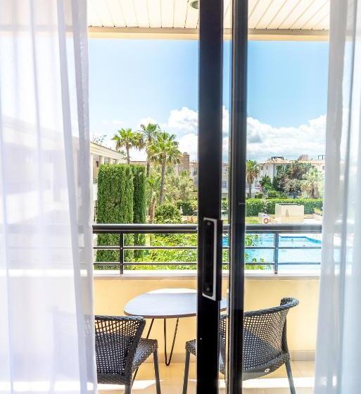 اتاق سوپریور با چشم‌انداز استخر, Aparthotel Bahia Pollensa