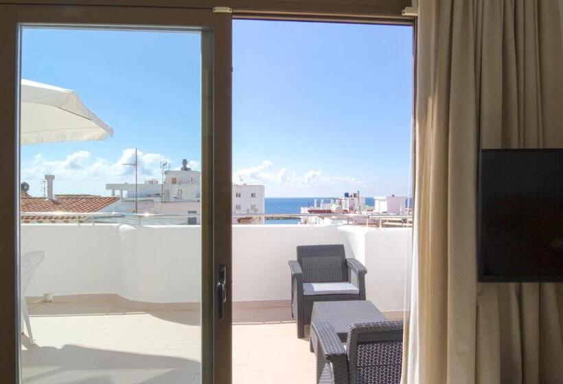 1 Bedroom Penthouse Apartment, Apartamentos Bon Lloc