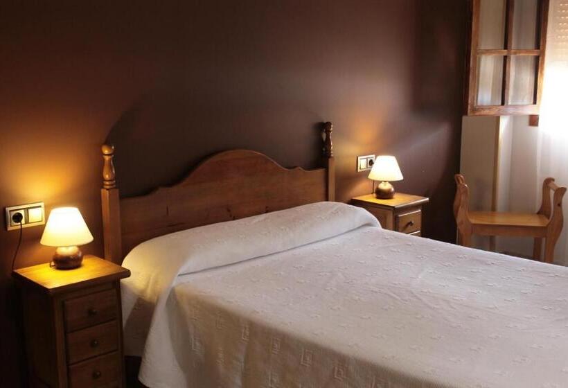 اتاق استاندارد, Hostal Mont Royal