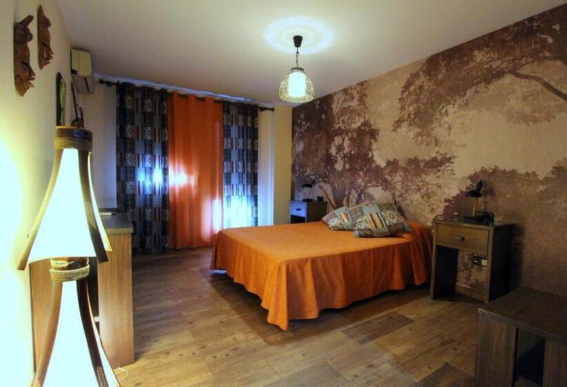سوییت, Hostal Mont Royal