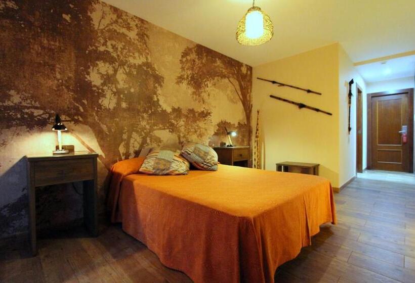 سوییت, Hostal Mont Royal