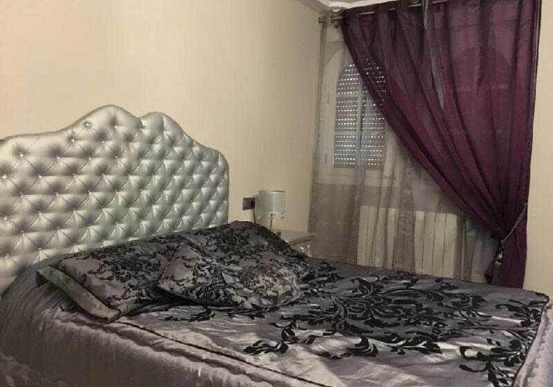 سوییت, Hostal Mont Royal