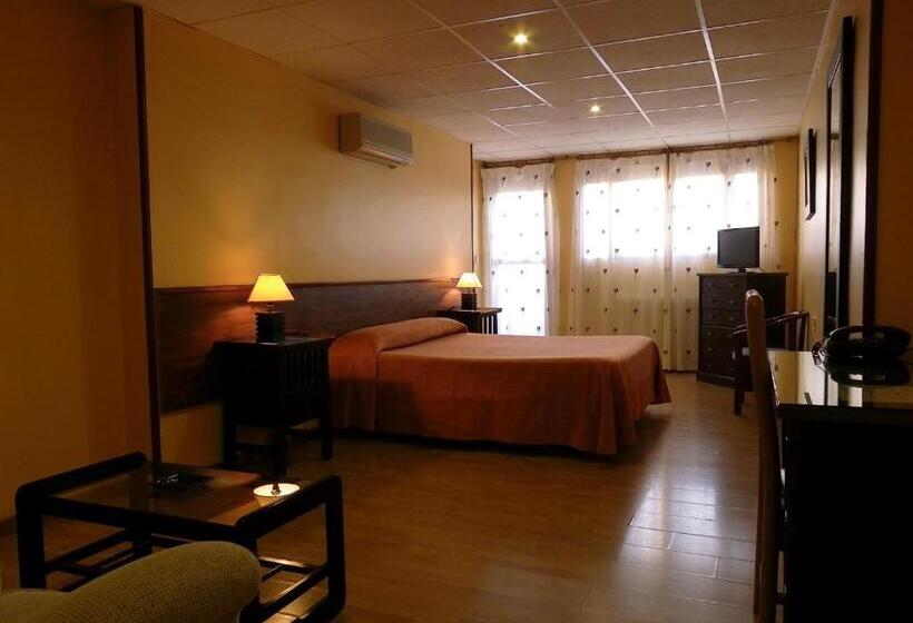 سوییت, Hostal Mont Royal