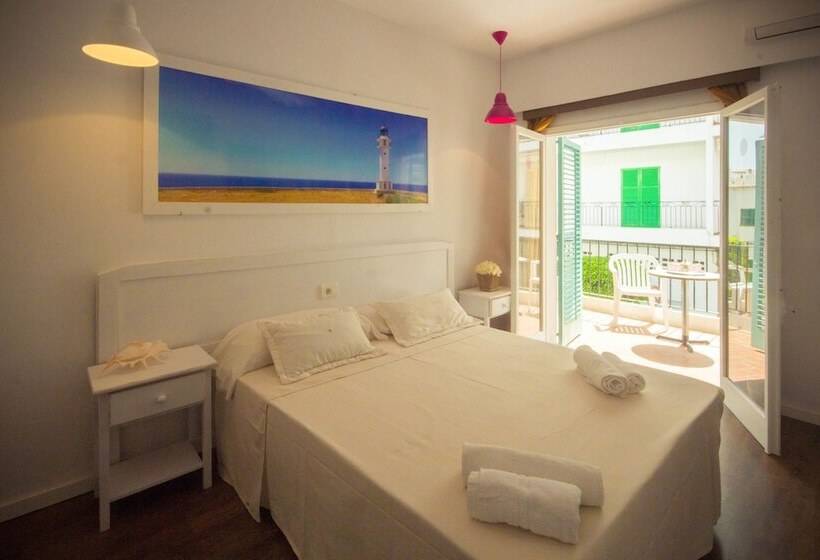 Standard Room with Terrace, Hostal Sunset Ibiza