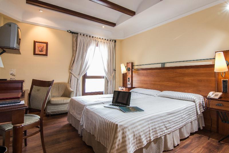 سوییت جونیور, Abades Guadix