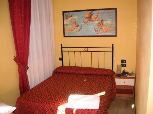 Standard Single Room, Agli Artisti