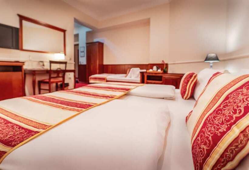 اتاق استاندارد سه نفره, Capital With Private Wellness