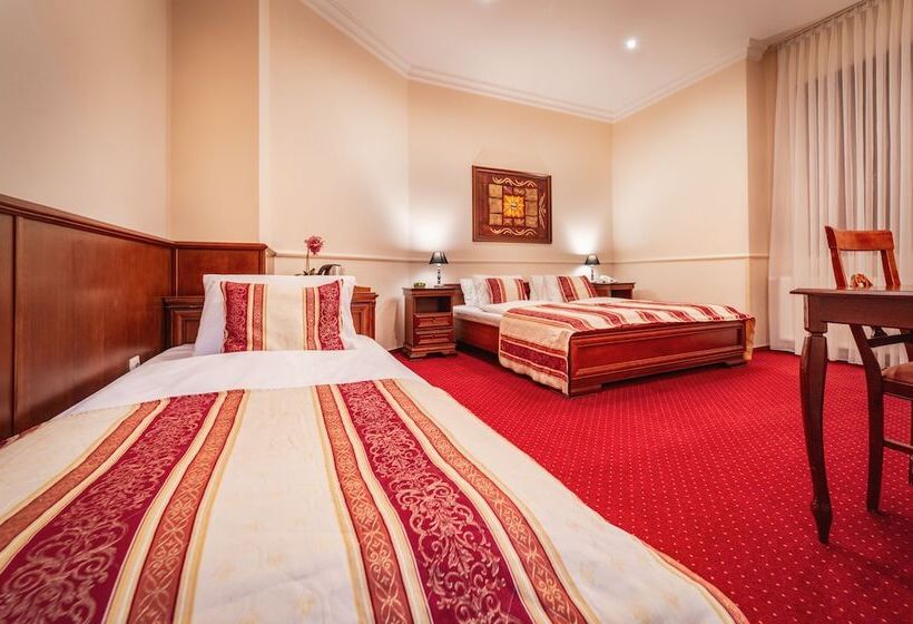 اتاق استاندارد سه نفره, Capital With Private Wellness