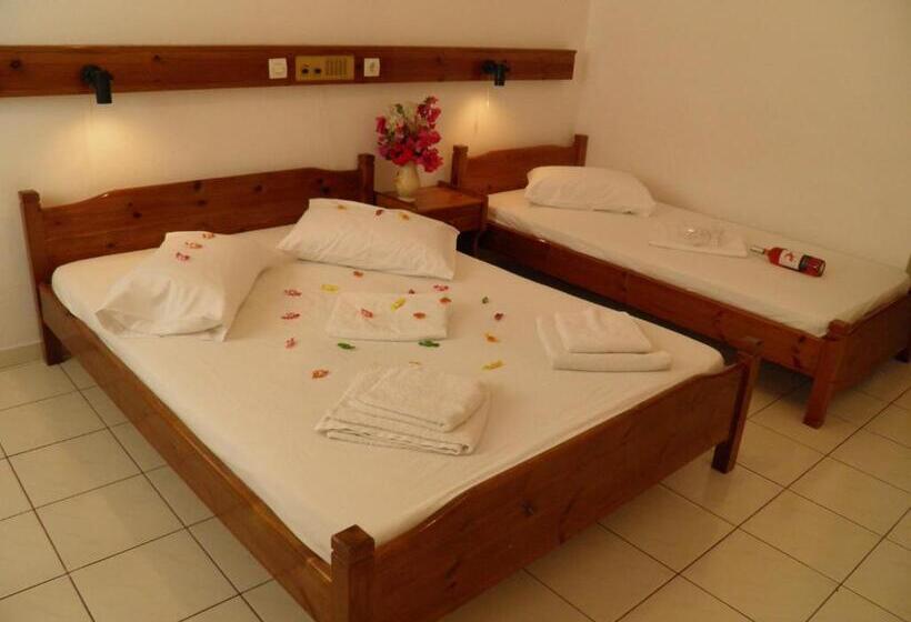 Standard Triple Room, Levante Beach