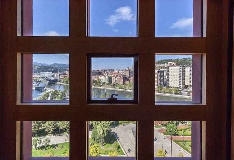 اتاق خانوادگی, Meliá Bilbao
