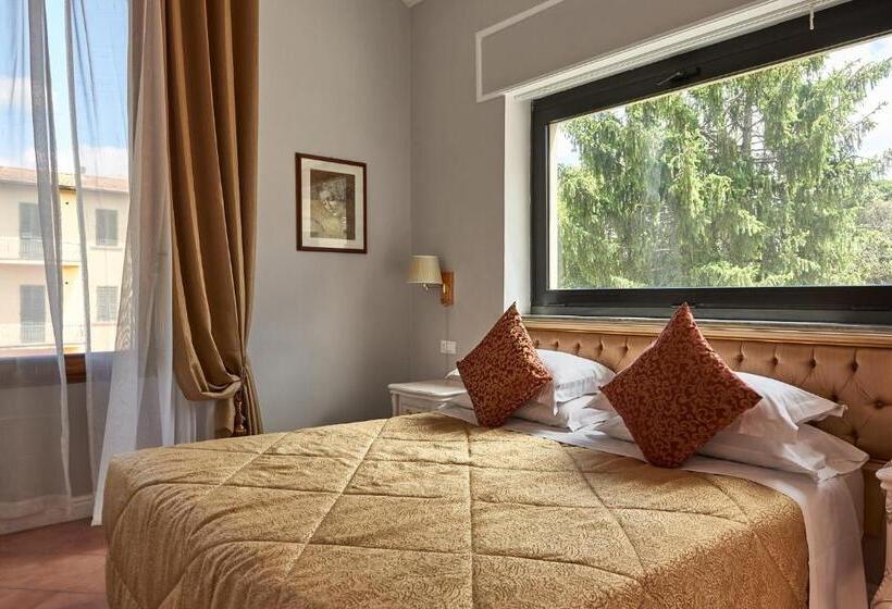 Deluxe Room with Terrace, Villa Royal