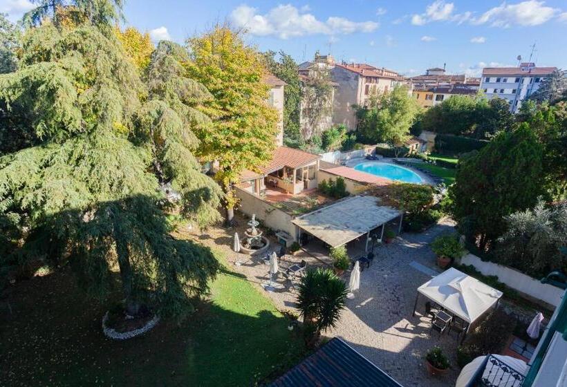 Chambre Supérieure Vue Jardin, Villa Royal