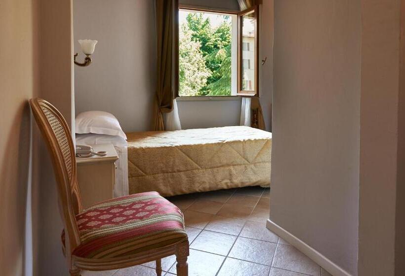 Standard Single Room, Villa Royal