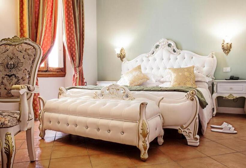 Chambre Classique, Villa Royal