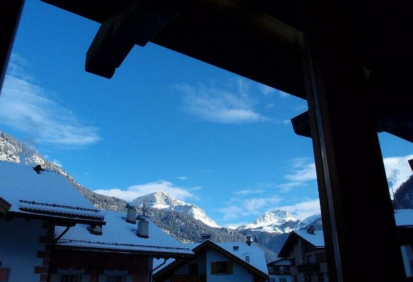 اتاق استاندارد با چشم‌انداز کوهستان, Alpi