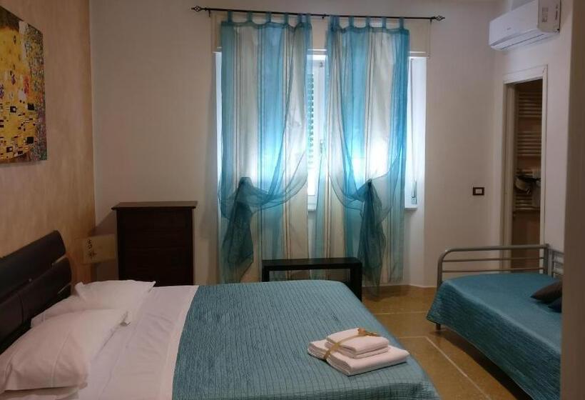 اتاق استاندارد سه نفره, Casamare