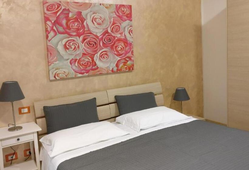 اتاق استاندارد سه نفره, Casamare