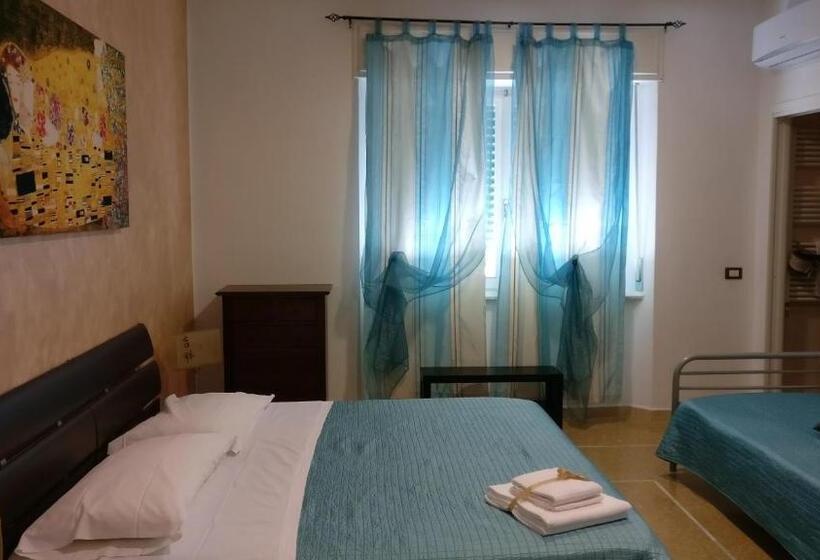 اتاق استاندارد سه نفره, Casamare