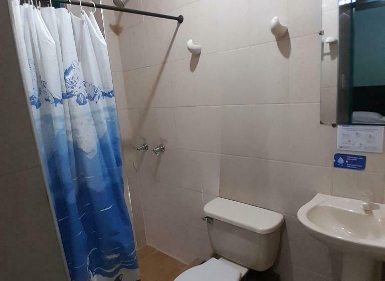 اتاق استاندارد, Hostal Johnnier