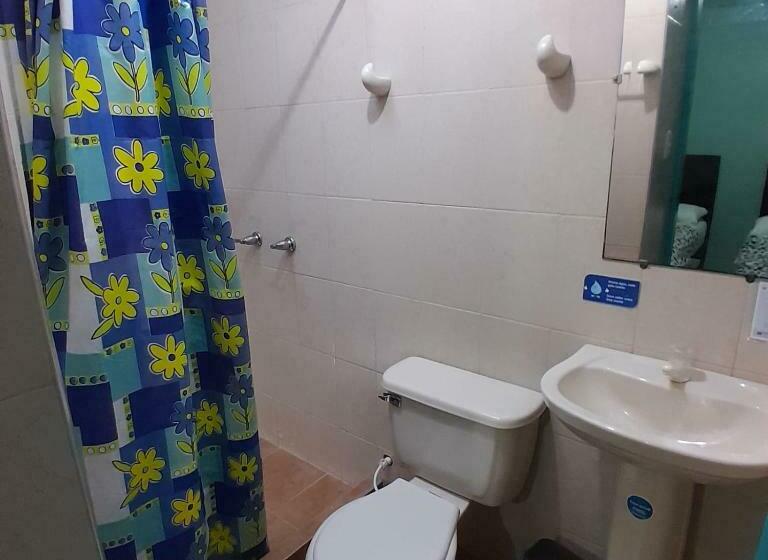 اتاق استاندارد, Hostal Johnnier