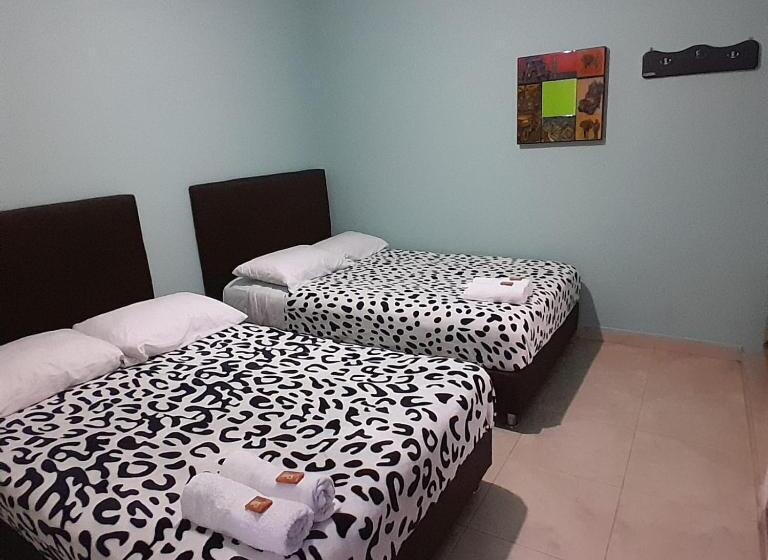 اتاق استاندارد, Hostal Johnnier