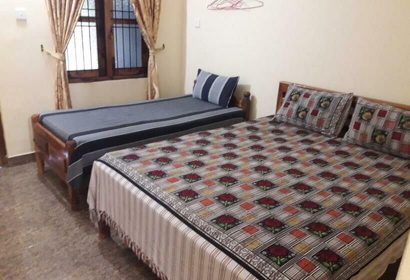 اتاق استاندارد سه نفره, Naaval Beach Villa & Rooms