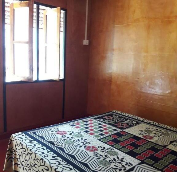 اتاق اکونومی, Naaval Beach Villa & Rooms