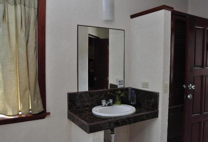 اتاق استاندارد چهار تخته, Lamanai Hotel & Marina