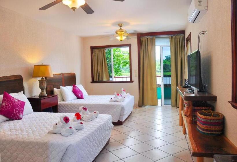 اتاق لوکس, Lamanai Hotel & Marina