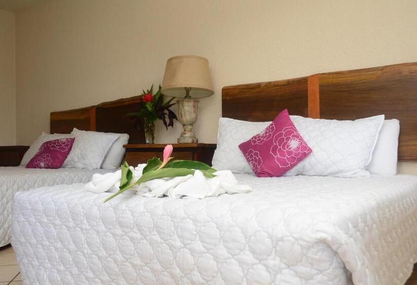 اتاق لوکس, Lamanai Hotel & Marina