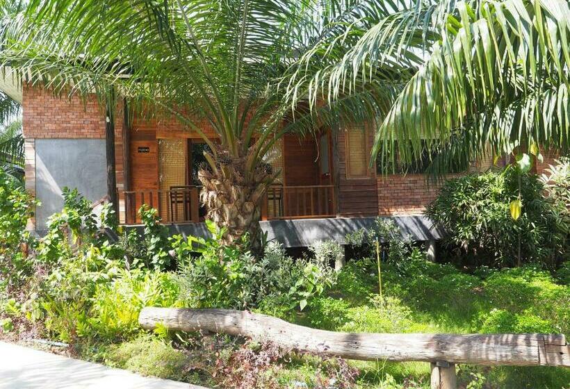 اتاق خانوادگی, Palm Pran Resort