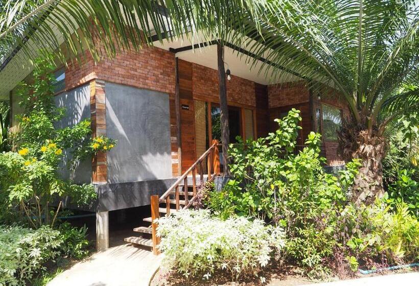 اتاق خانوادگی, Palm Pran Resort