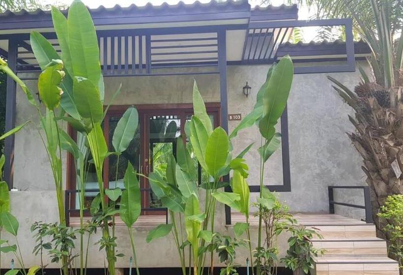 اتاق استاندارد چهار تخته, Palm Pran Resort